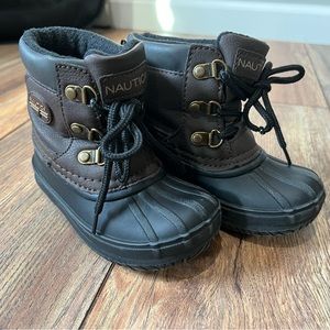 Nautica kids Snow/Rain boots sz 8